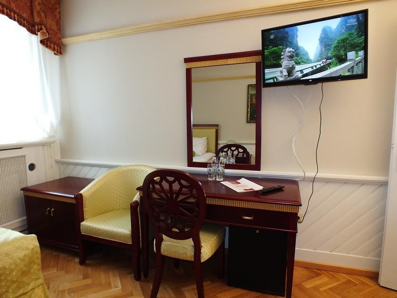 Dom Pracy Tworczej Hotel Goluchow Exterior photo
