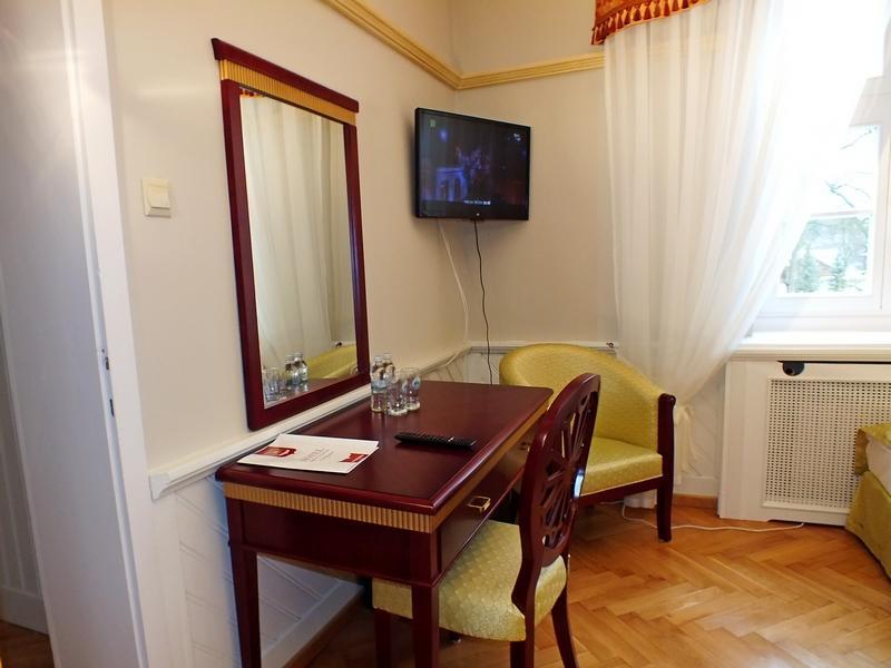 Dom Pracy Tworczej Hotel Goluchow Exterior photo