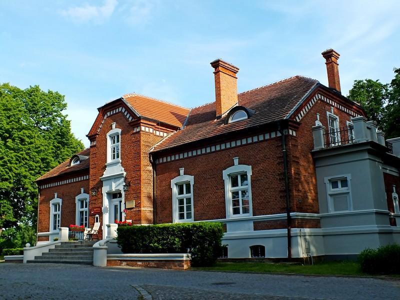 Dom Pracy Tworczej Hotel Goluchow Exterior photo